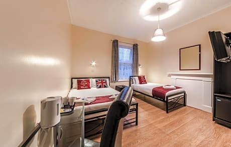 Triple Room with Private Bathroom