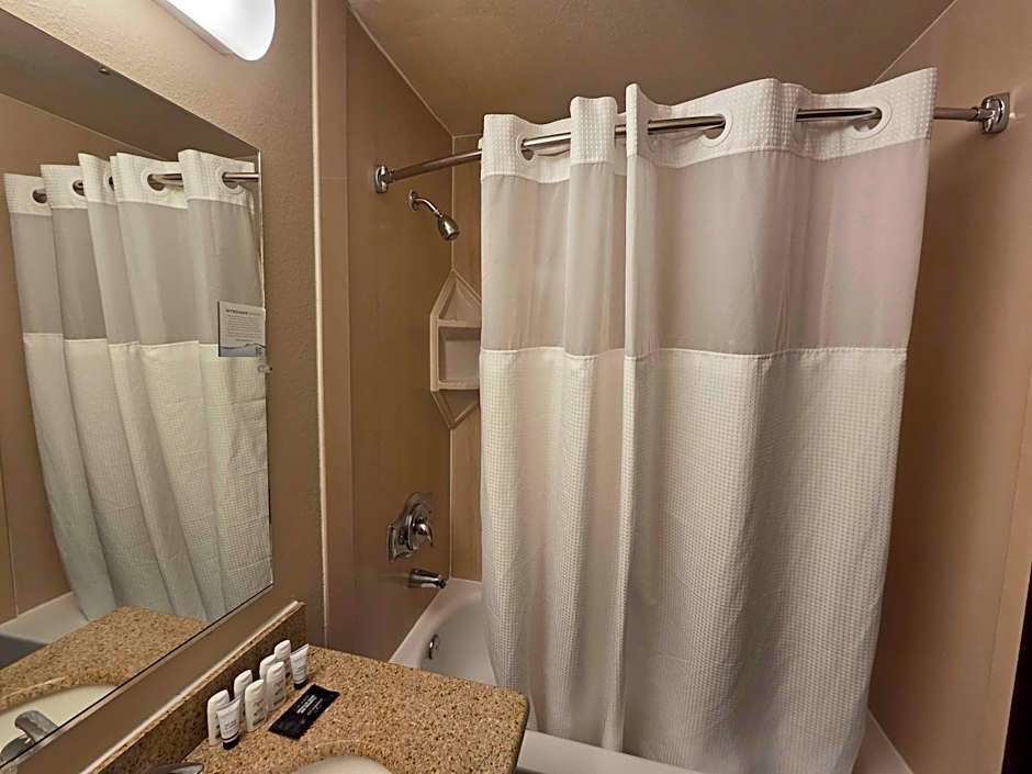 Ramada by Wyndham Tukwila Southcenter