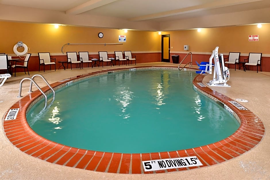 Holiday Inn Express Hotel & Suites Van Buren-Fort Smith Area By IHG