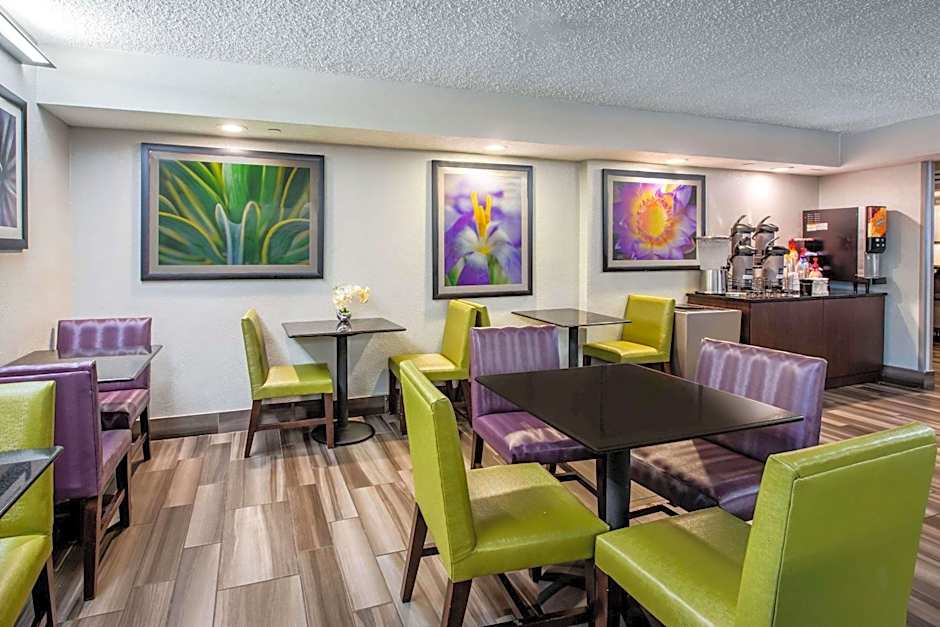 La Quinta Inn & Suites by Wyndham Fort Lauderdale Tamarac