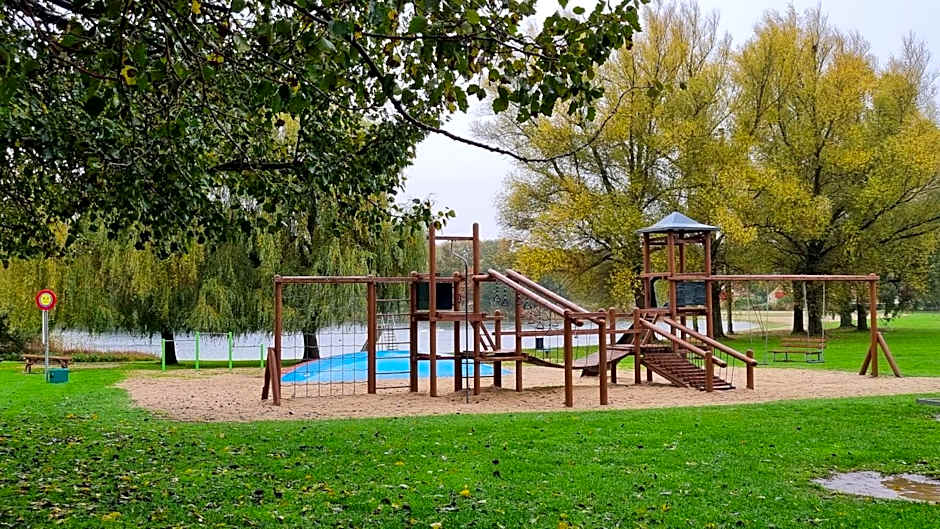 Het Huys Ewijk mooi luxe en een laadpaal