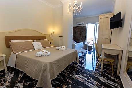 Deluxe Triple Room with Sea View