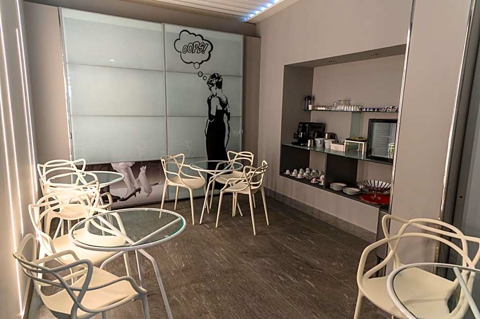 Hotel CineApollo - Ogni camera un film!