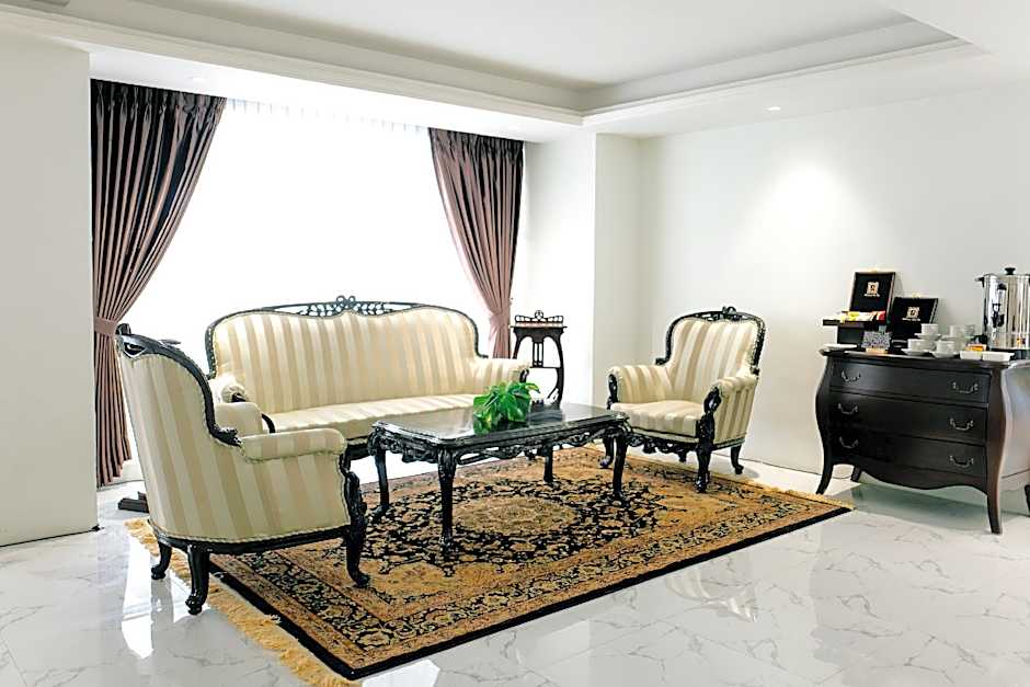 MAHALAYA The Legacy Hotel