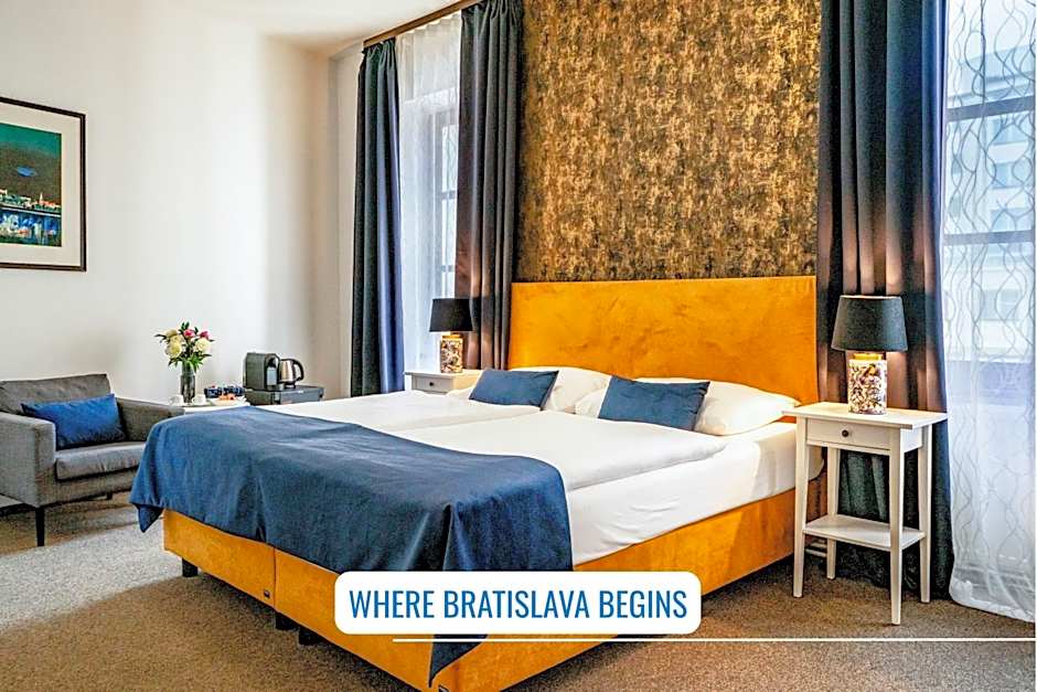 BlueBell Hotel