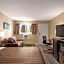 Travelodge by Wyndham Salmon Arm BC