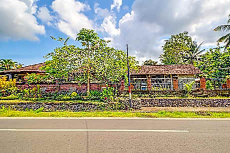 Hotel O Sekar Jagat Near Pantai Baluk Rening