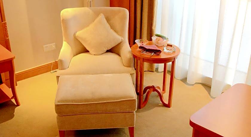 Lianyungang Hua Guo Mountain International Hotel