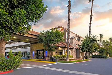 Holiday Inn Express Simi Valley By IHG