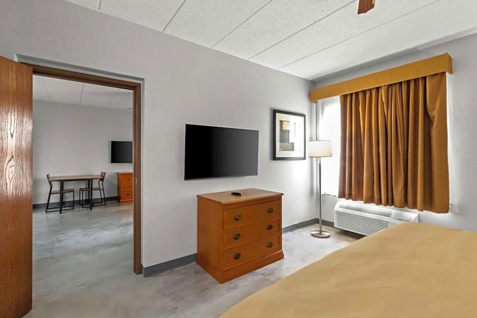 Quality Inn & Suites CVG Airport
