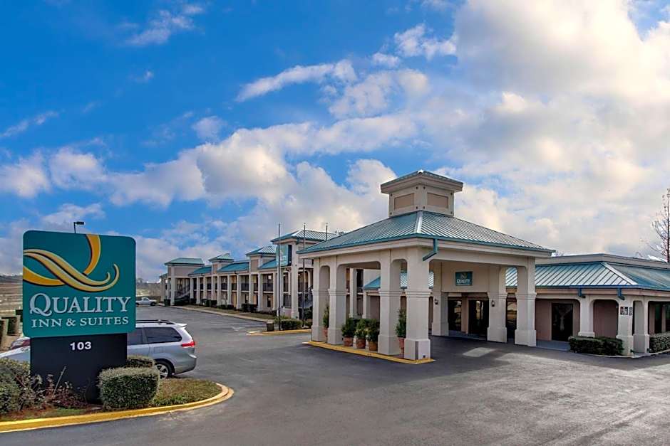 Quality Inn & Suites Clinton - Jackson West