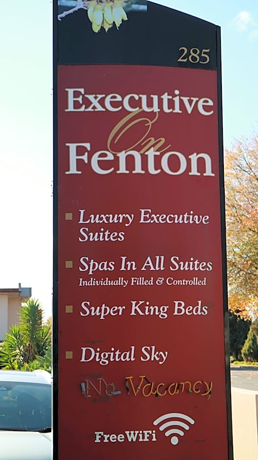 Executive On Fenton