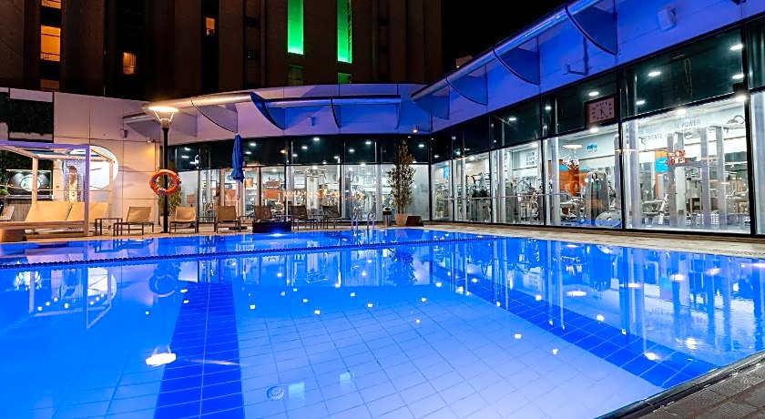 Holiday Inn Suites Kuwait Salmiya By IHG