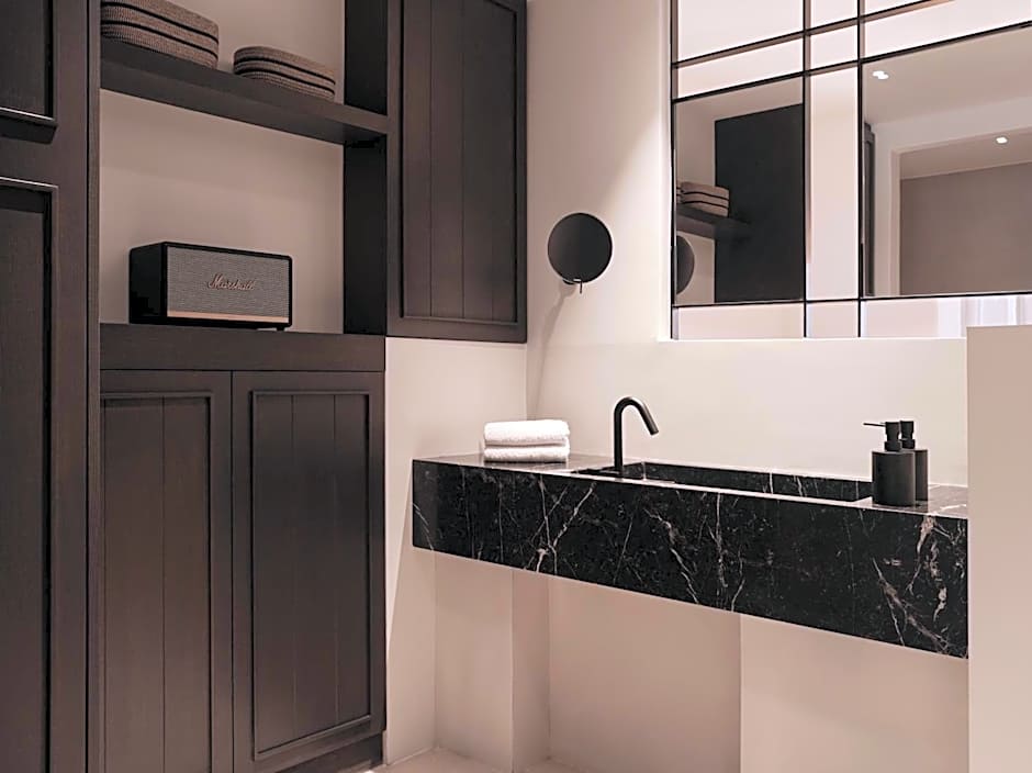 Ezio Bo Luxury Living