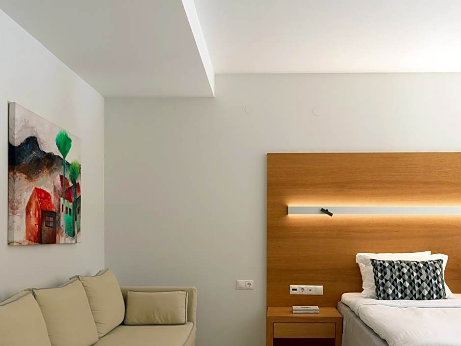 High Beach White - Adults Only