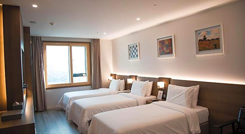 Hotel EMBLEDON
