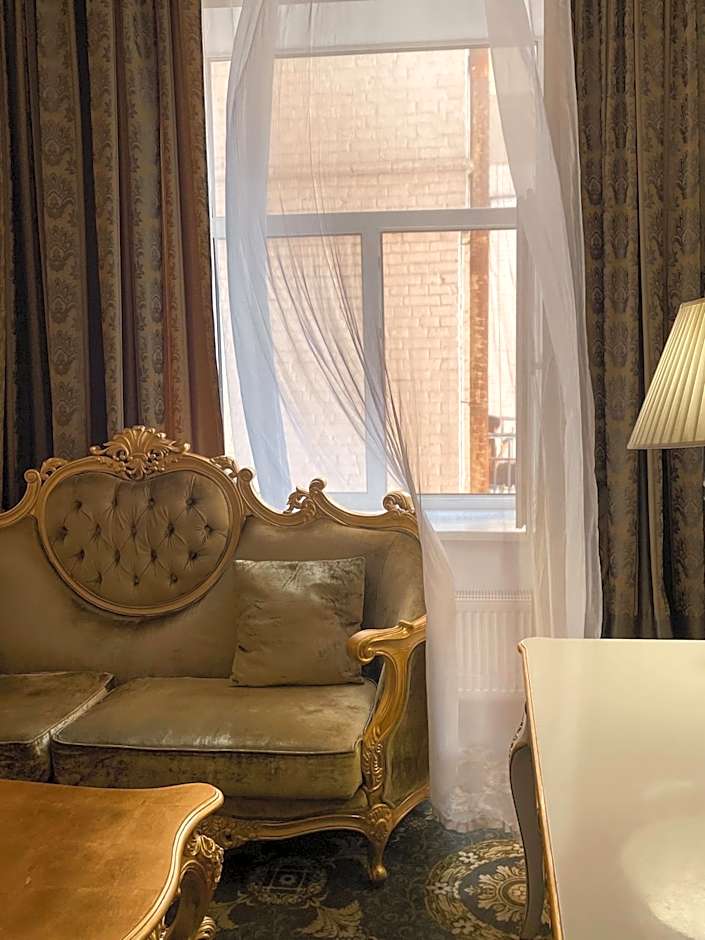 Royal Grand Hotel