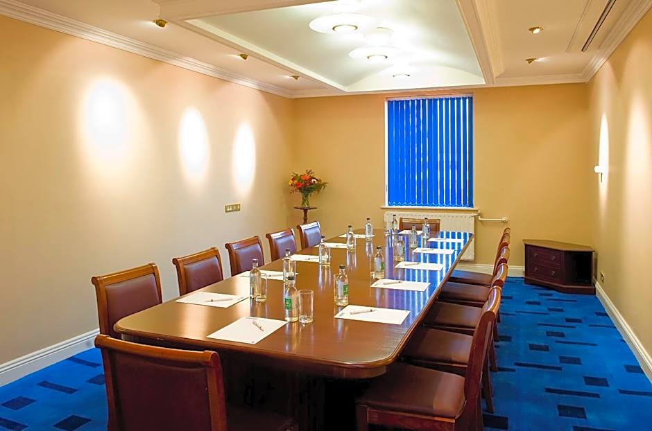 Park Inn by Radisson Shannon Airport