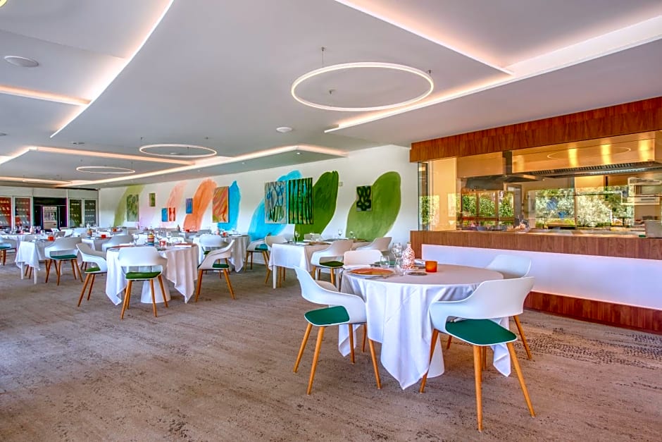 Hotel Restaurant La Vague de Saint Paul & Spa