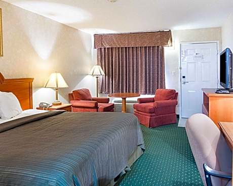 1 King Bed, Nonsmoking