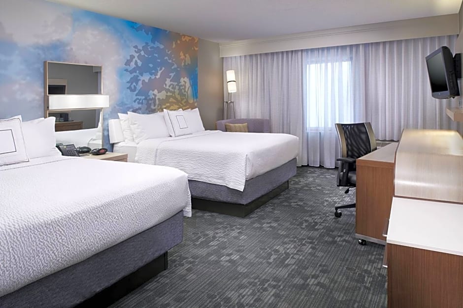 Courtyard By Marriott Cleveland Airport North