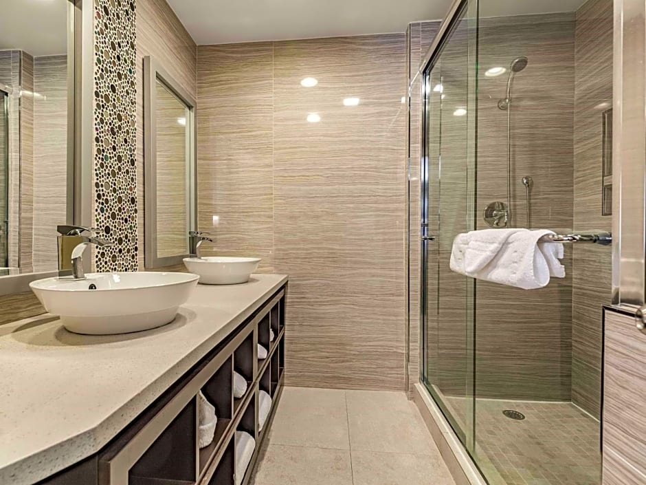 La Quinta Inn & Suites by Wyndham San Francisco Airport West