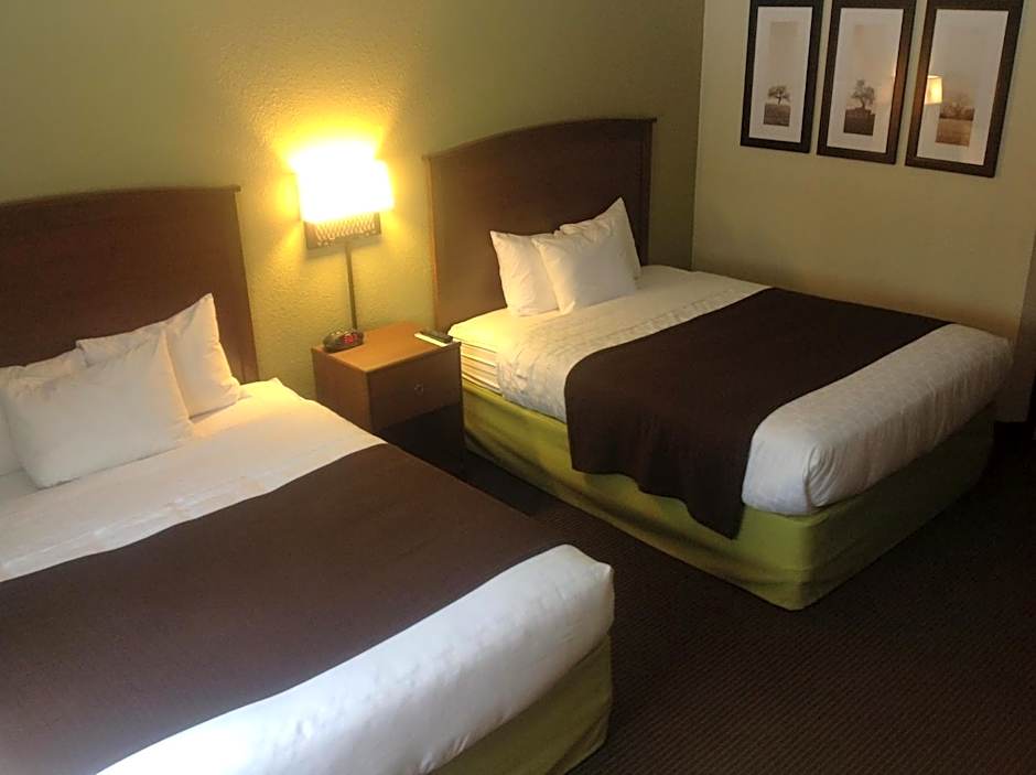 Cobblestone Hotel & Suites - Wisconsin Rapids