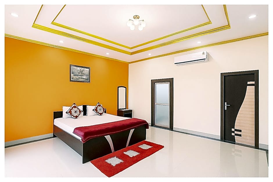 Goroomgo New Ashiyana Palace Near Railway Station Varanasi