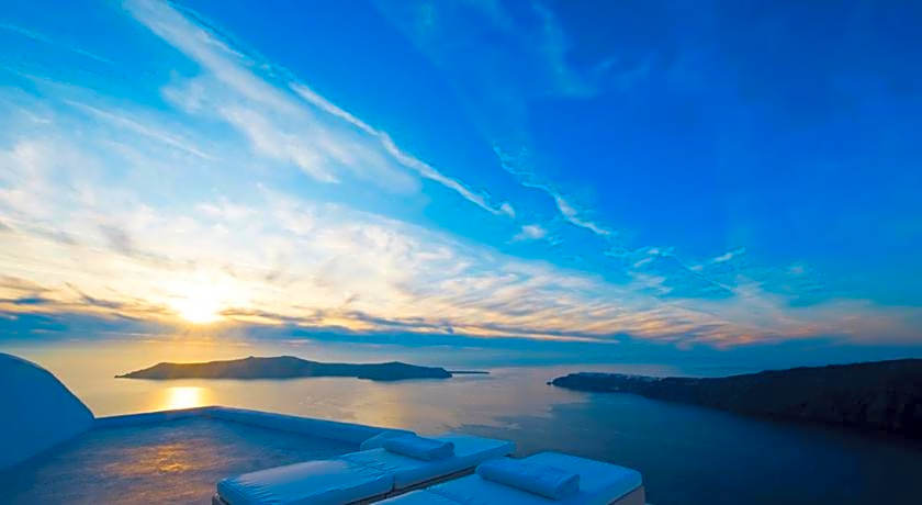 White Santorini Suites & Spa