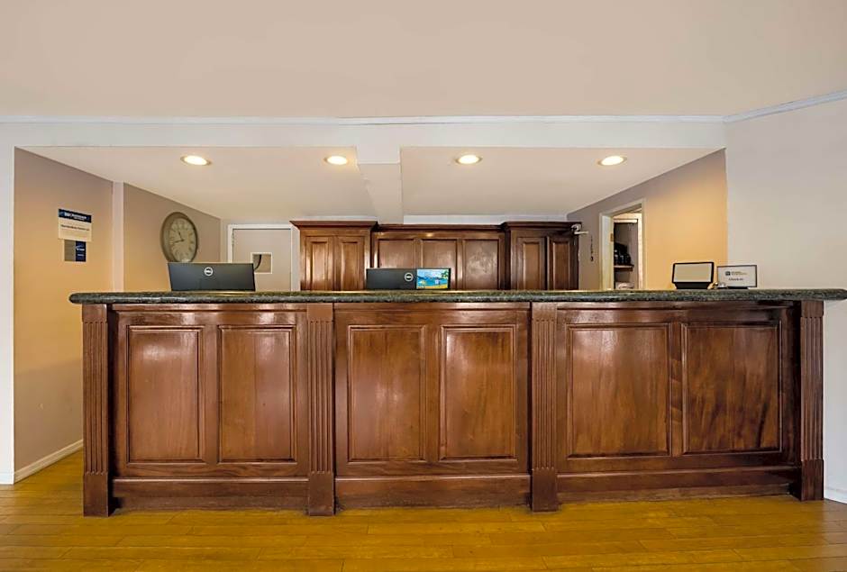 SureStay Plus by Best Western Woodbury Inn