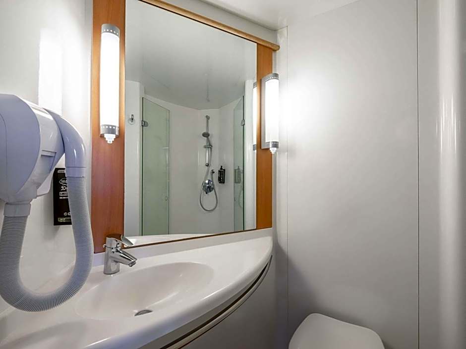 ibis Issoire