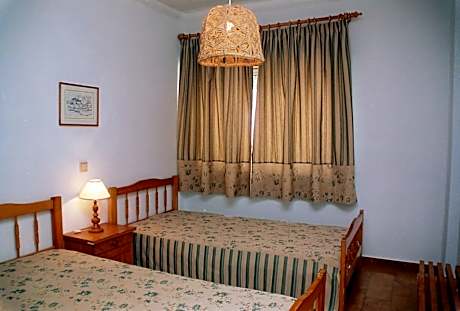 One-Bedroom Apartment (4 Adults)