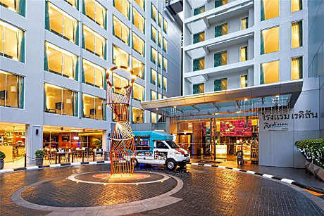 Radisson Suites Bangkok Sukhumvit