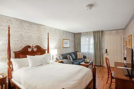 Queen Room