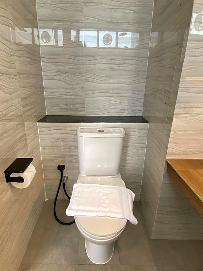 The Gold Living Life