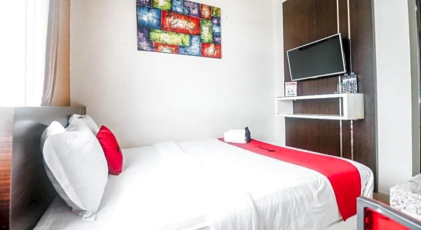 RedDoorz Plus near Universitas Negeri Makassar