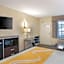 Quality Inn & Suites Camarillo-Oxnard