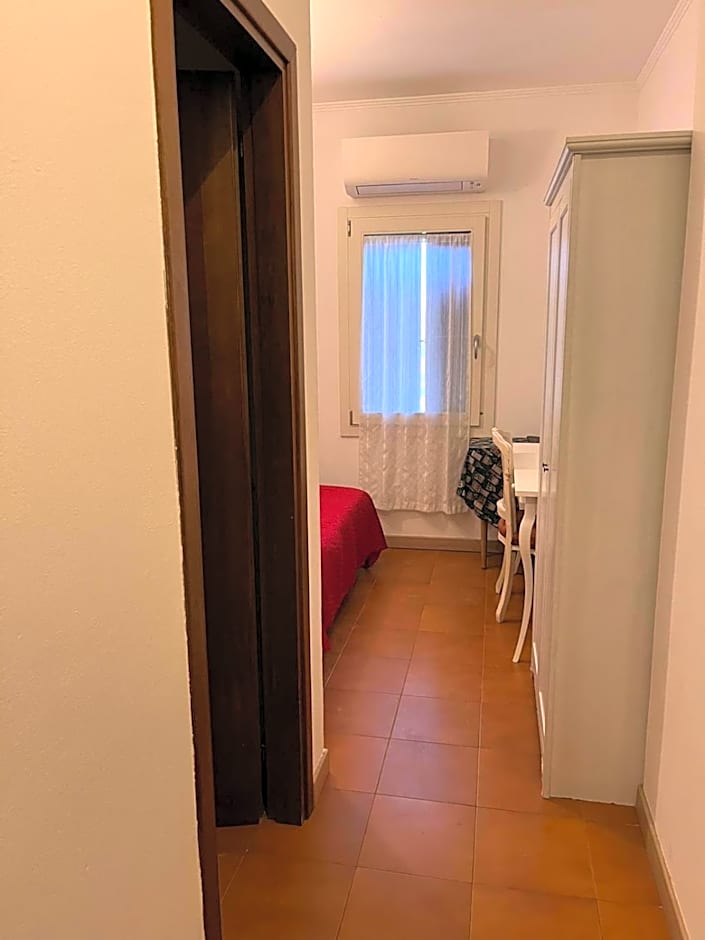 Photo 1 of 2 of Small Single Room