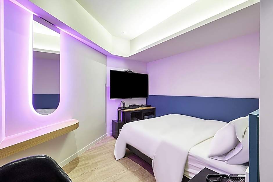 H Avenue Hotel