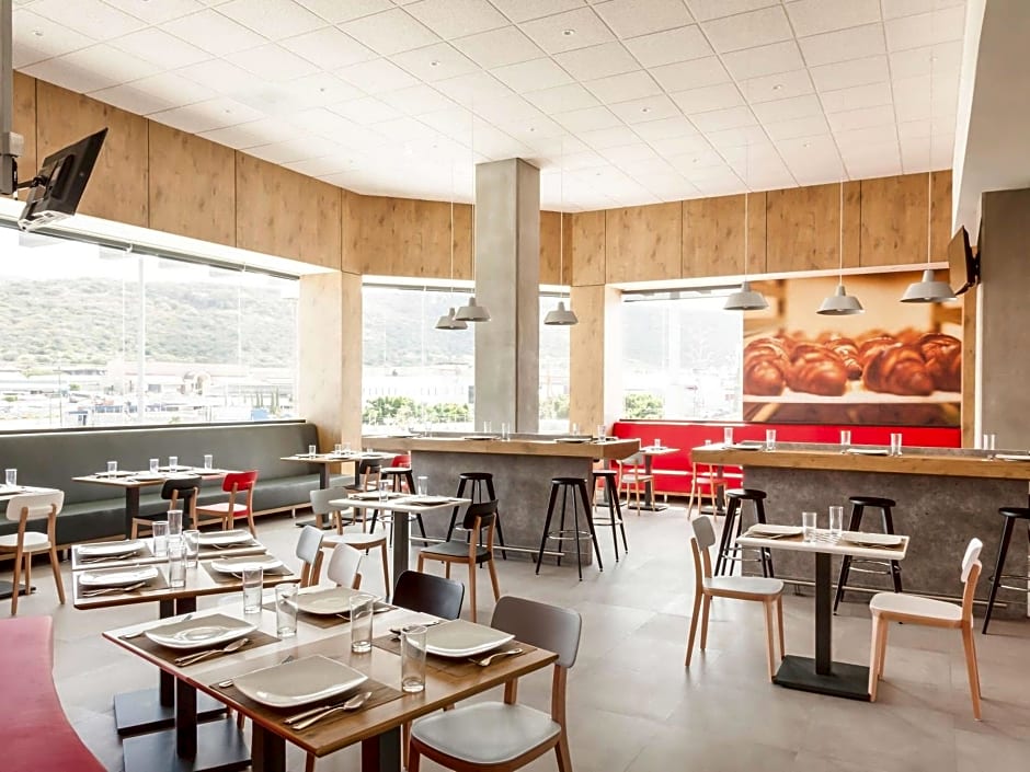 Ibis Queretaro