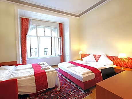 Comfort Triple Room