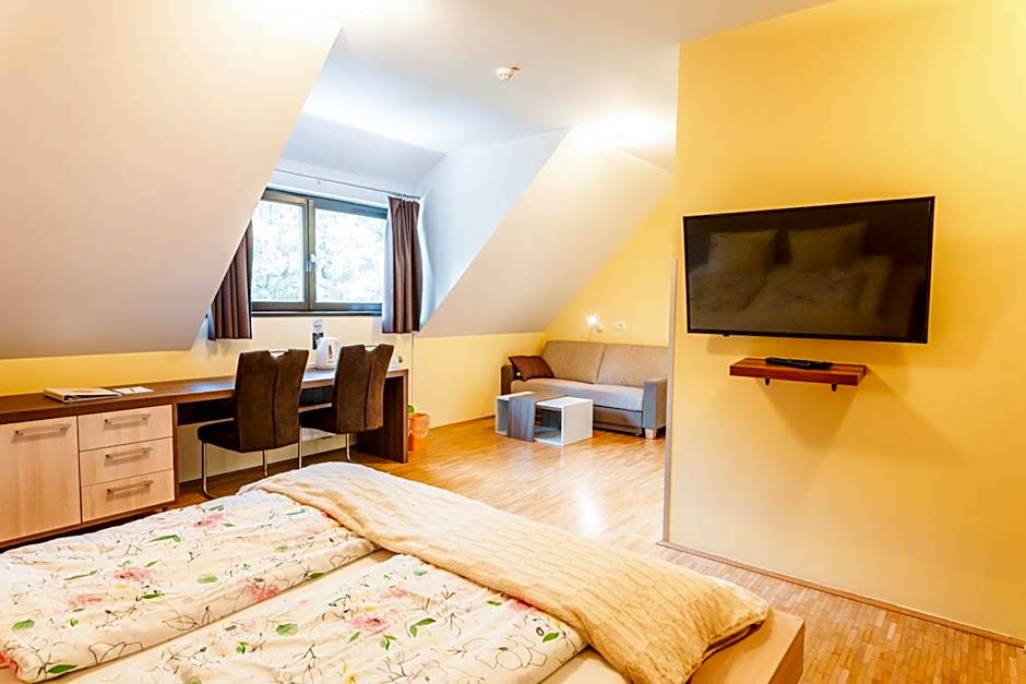 Dvorec Trebnik - SOBE