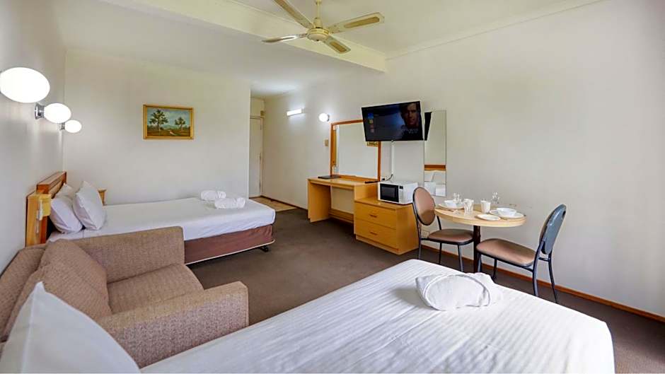 Moonraker Motor Inn