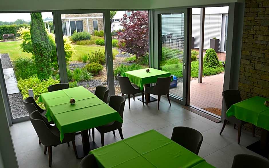 Hotel Harmony Medical & Wellness-Free Parking, 1,8km from the center