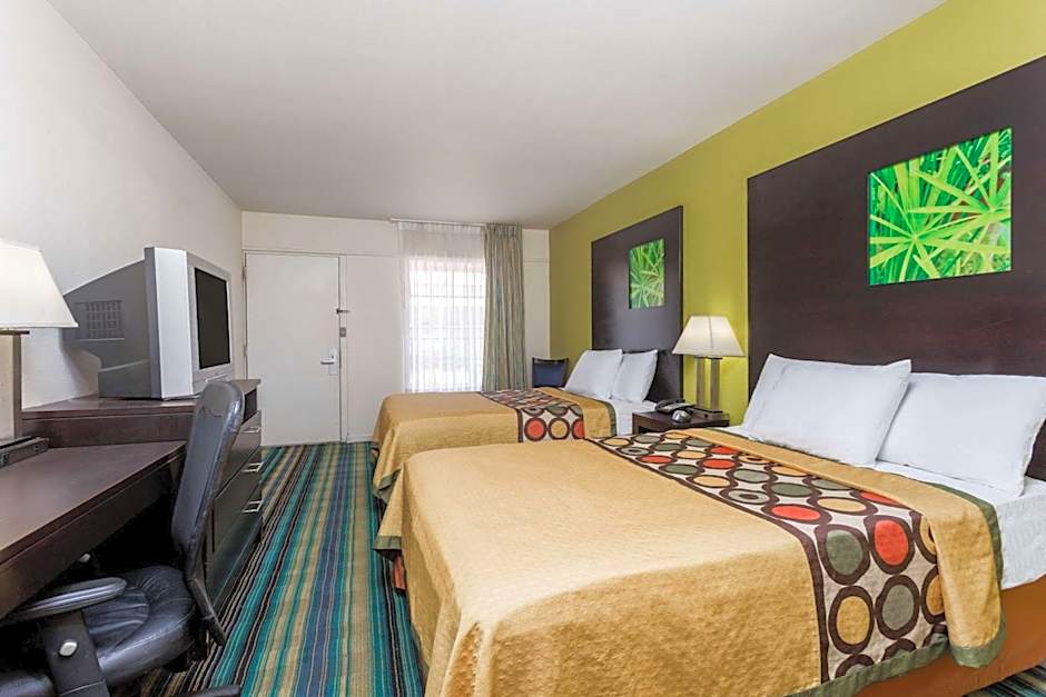 Super 8 by Wyndham Augusta