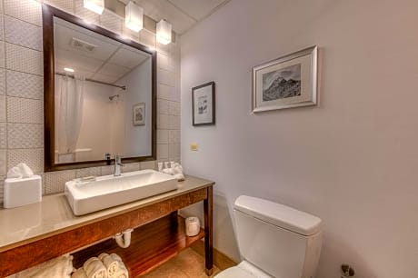 2 Queen Beds, Suite, Nonsmoking