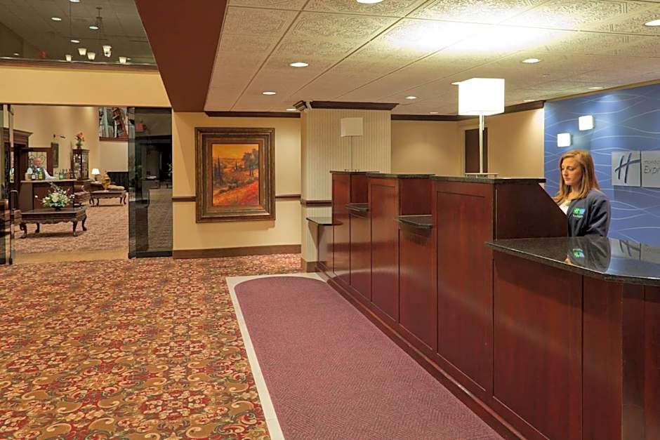 Holiday Inn Express Mentor Banquet Center By IHG