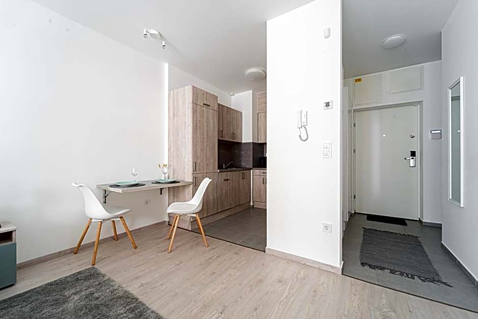 WestSide Garden Apartments by FirstHost