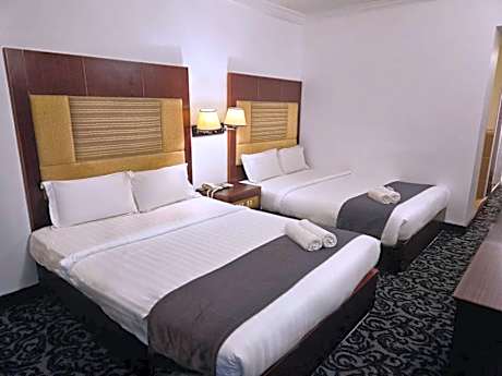 Deluxe Family Room