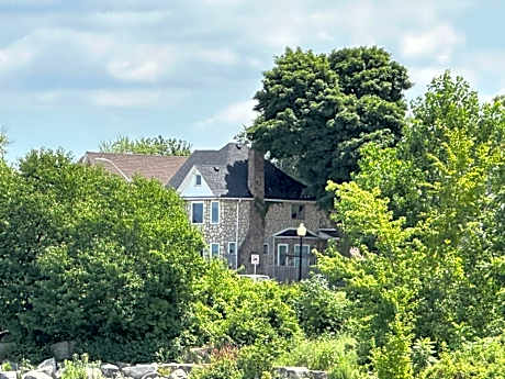 Waterfront Home Windsor ,Canada